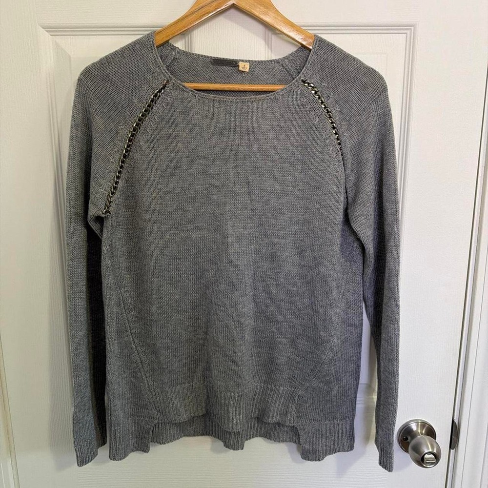 Grey Black Swan Sweater Chain Details